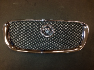C2Z3832 Early Chrome grille